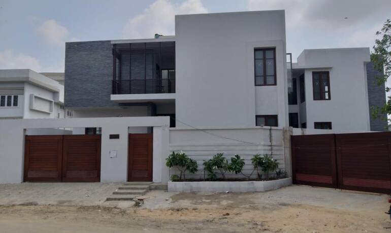 Brand new bungalow for sale 500  square yard KDA Scheme 1