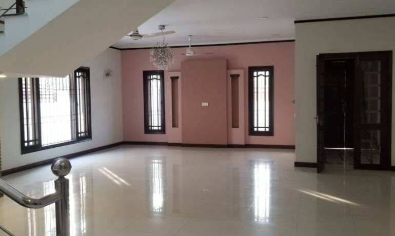 Bungalow on Rent 500 square yard Clifton