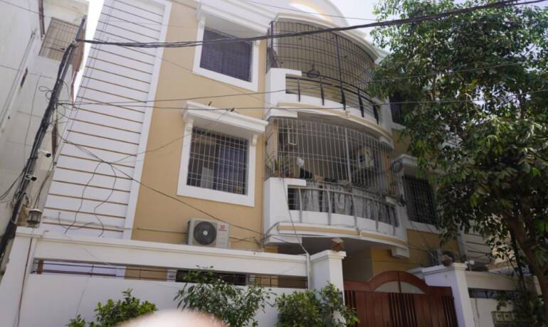 Bungalow For Rent 2000 Square  PECHS Block-2 near