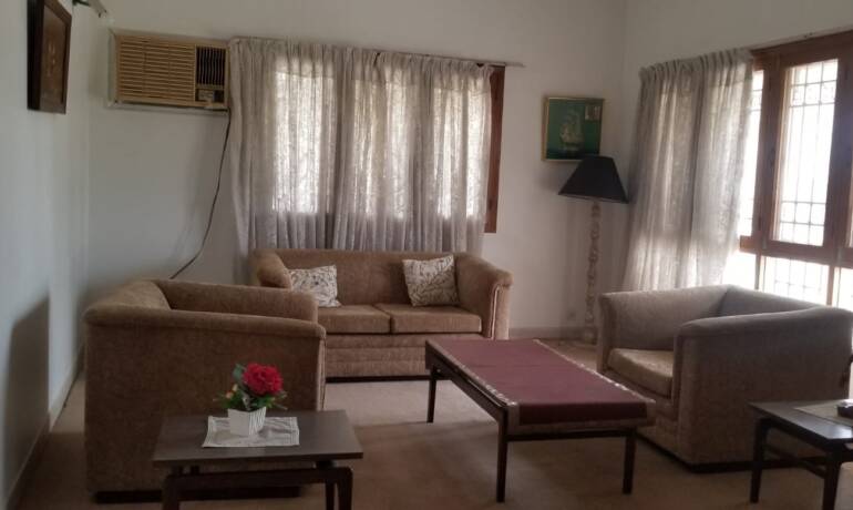 obtainable for Rent 500 Square  Clifton Block-5.