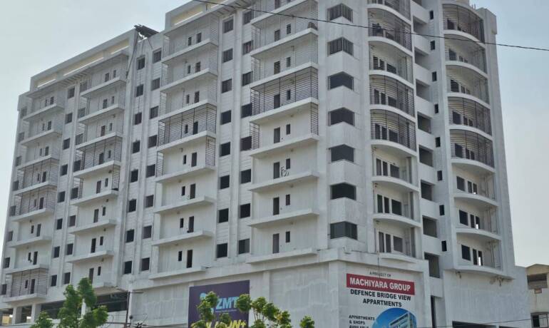 Abdullah Estates Offer Apartment for RENT 1500 Sq.ft in Defence Bridge View near IQRA University, Karachi